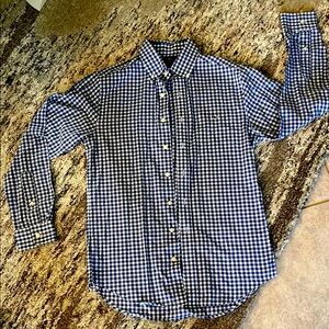 Vineyard Vines men/boys button down dress shirt